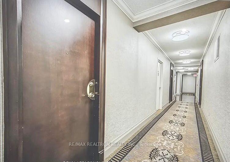 Photo 5 of Unit 210, 100 Promenade Circle, Vaughan, Brownridge — HOMEH