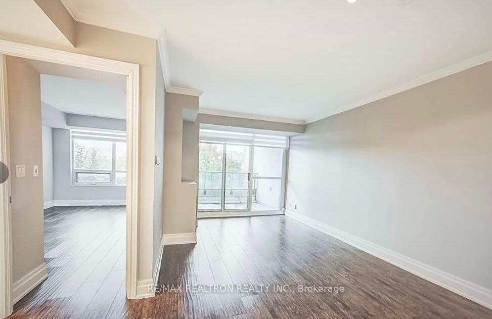 Photo 10 of Unit 210, 100 Promenade Circle, Vaughan, Brownridge — HOMEH