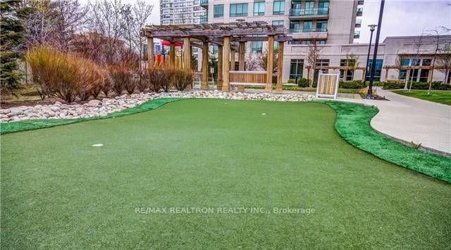 Photo 18 of Unit 210, 100 Promenade Circle, Vaughan, Brownridge — HOMEH