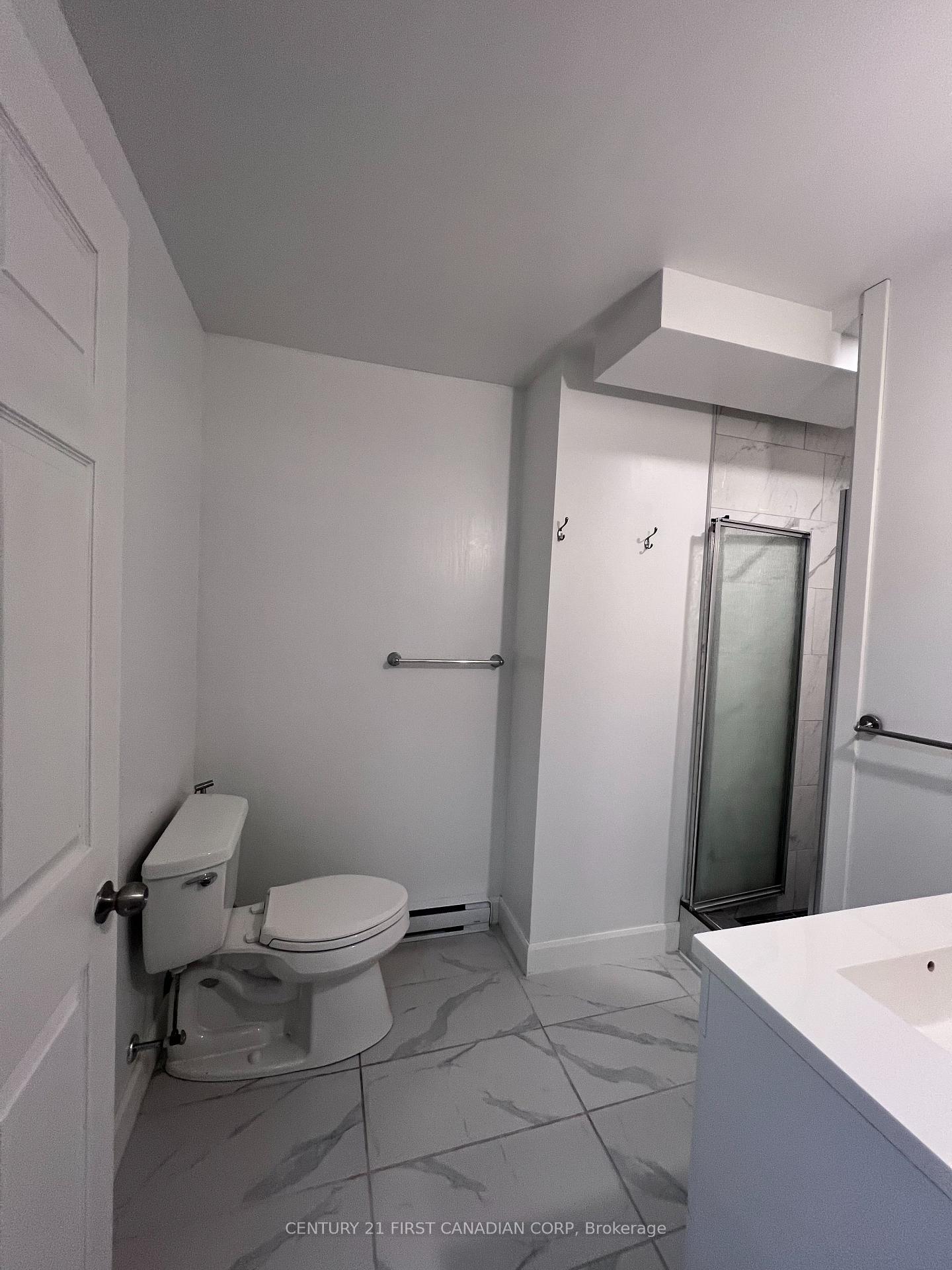 Photo 10 of 604 Headley Drive, London, North O — HOMEH