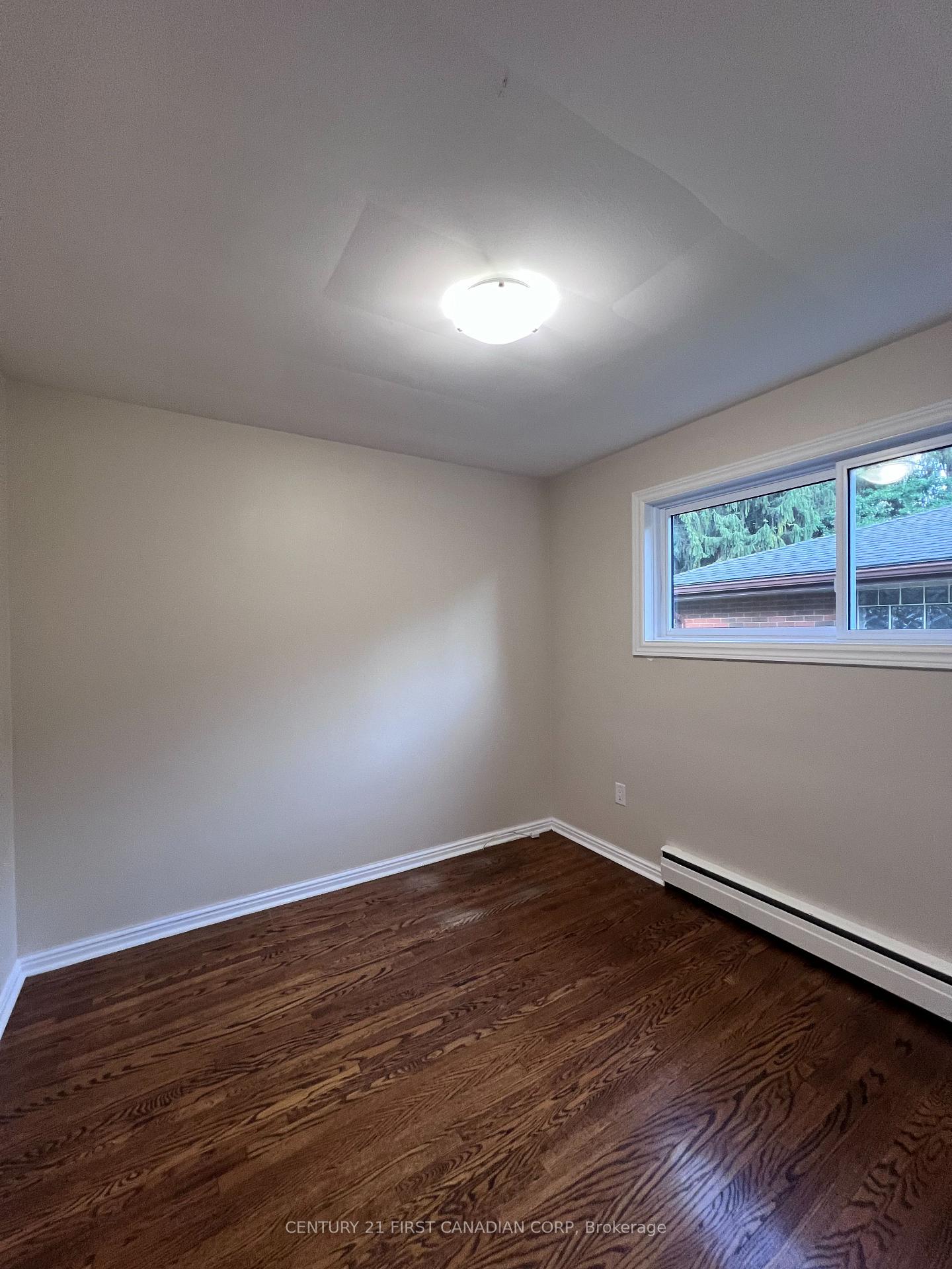 Photo 12 of 604 Headley Drive, London, North O — HOMEH