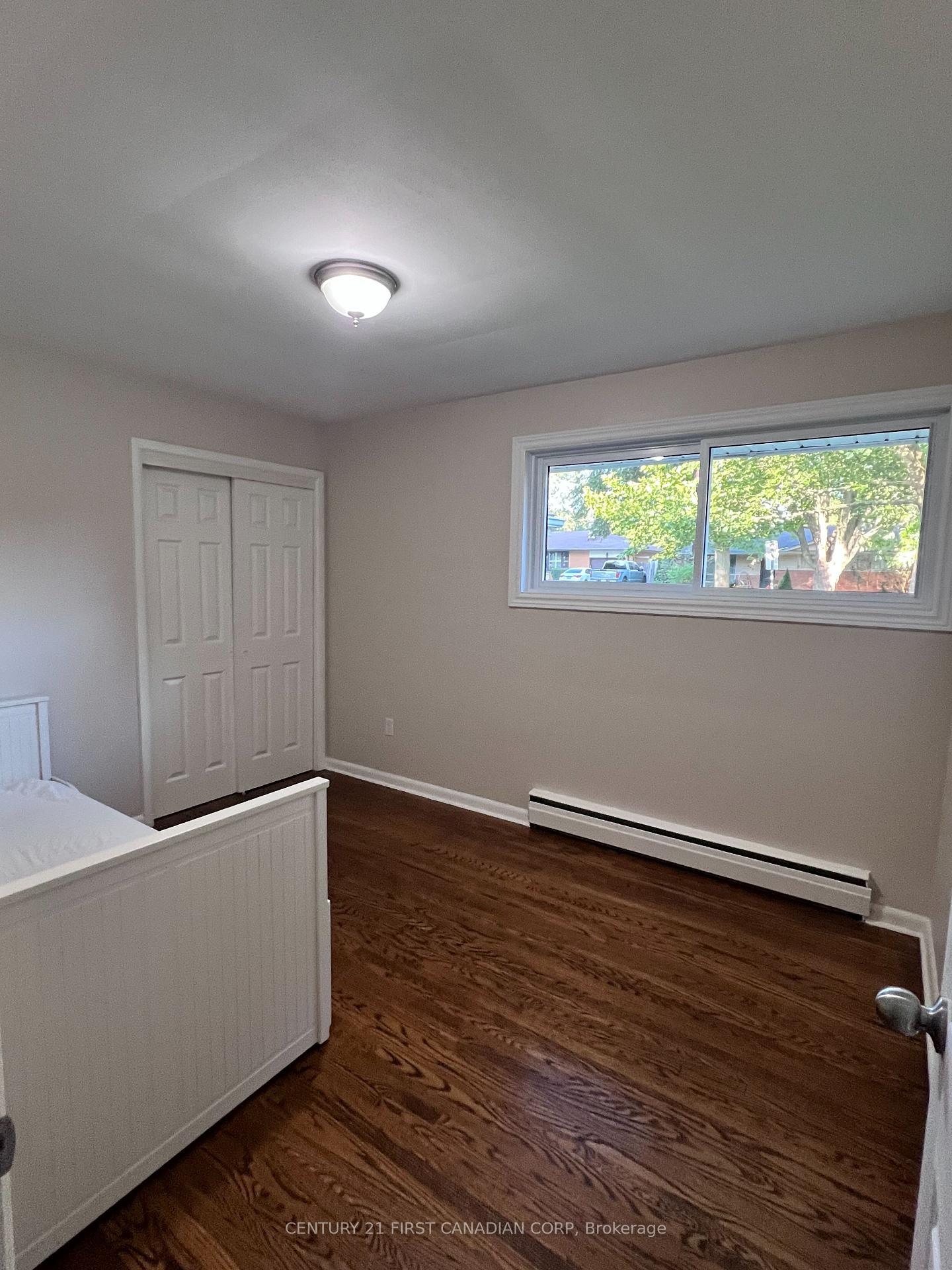Photo 14 of 604 Headley Drive, London, North O — HOMEH