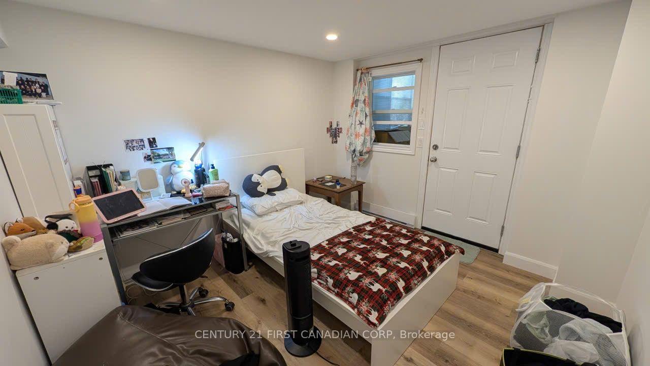 Photo 24 of 604 Headley Drive, London, North O — HOMEH