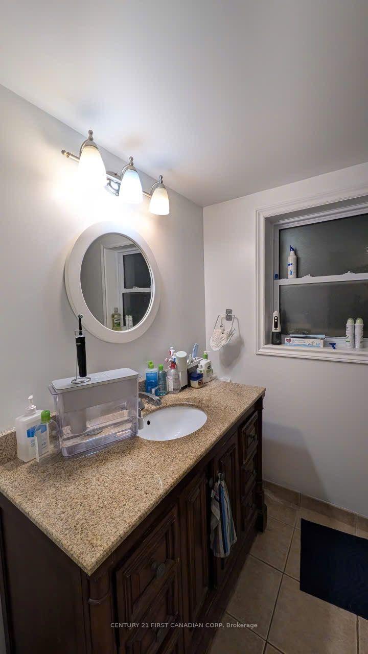 Photo 25 of 604 Headley Drive, London, North O — HOMEH