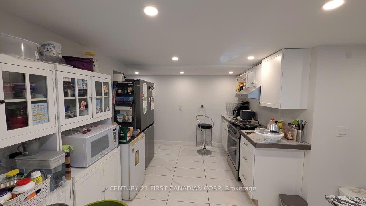 Photo 29 of 604 Headley Drive, London, North O — HOMEH