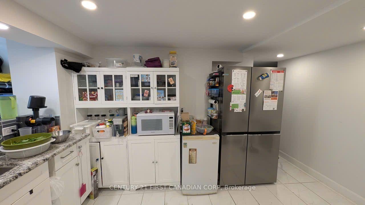 Photo 30 of 604 Headley Drive, London, North O — HOMEH