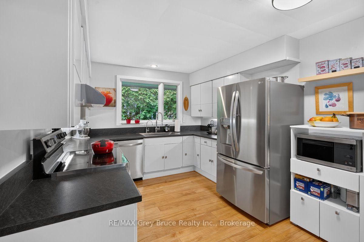 Photo 9 of 590 4TH Street E, Owen Sound — HOMEH