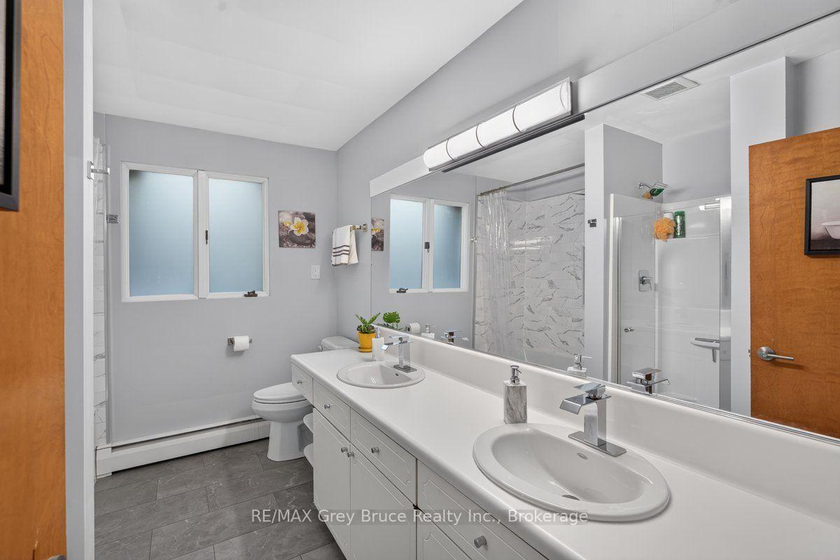 Photo 14 of 590 4TH Street E, Owen Sound — HOMEH