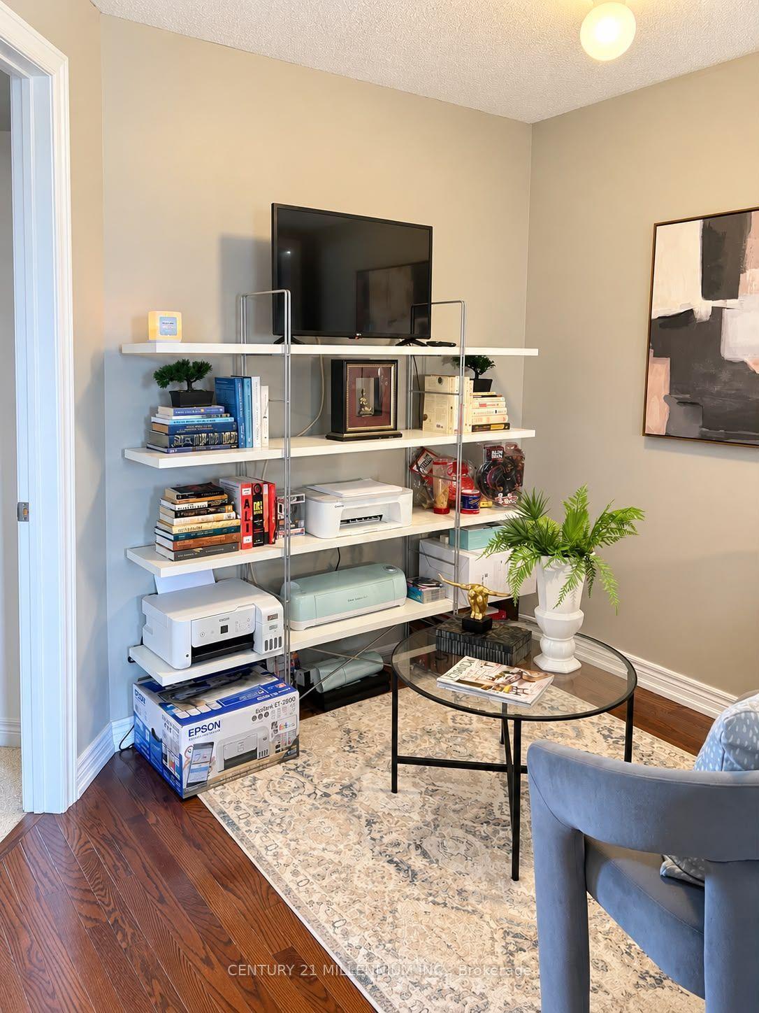 Photo 15 of 14 Beachville Circle, Brampton, Credit Valley — HOMEH