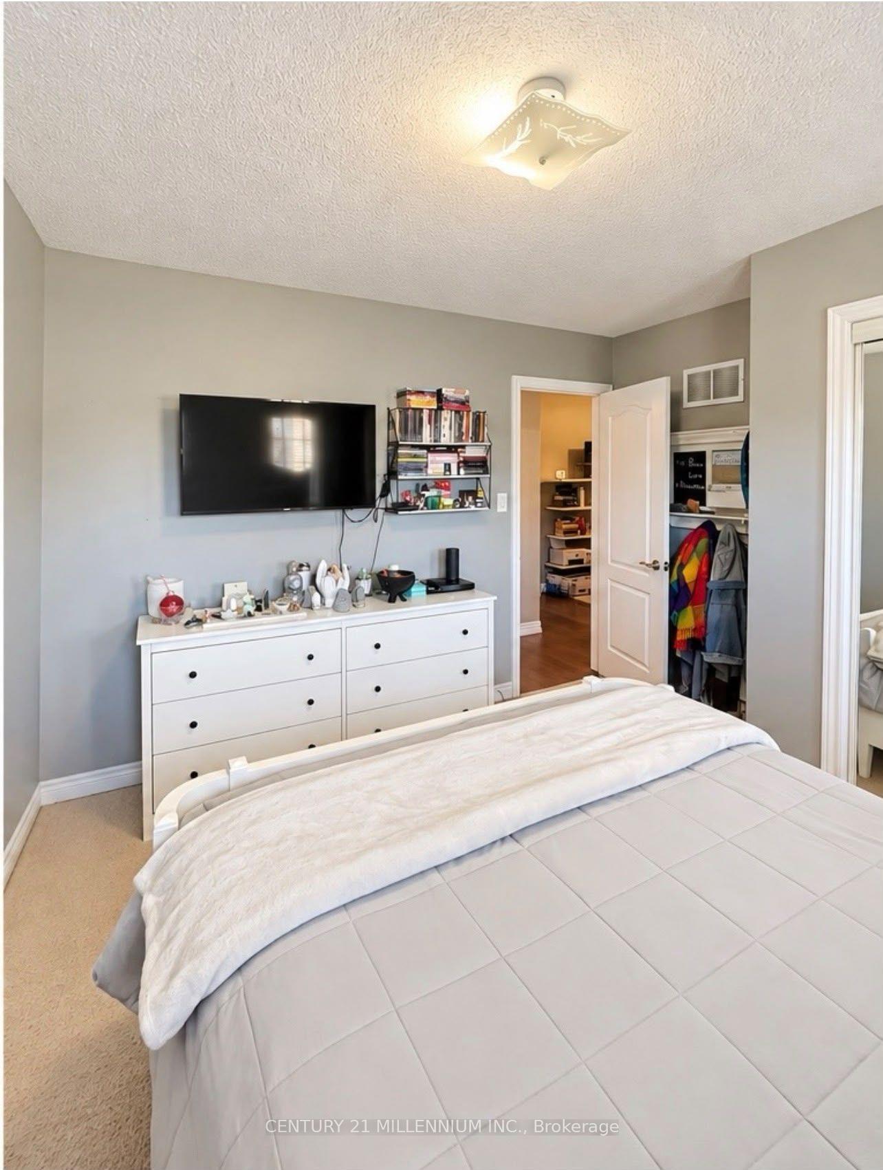 Photo 22 of 14 Beachville Circle, Brampton, Credit Valley — HOMEH