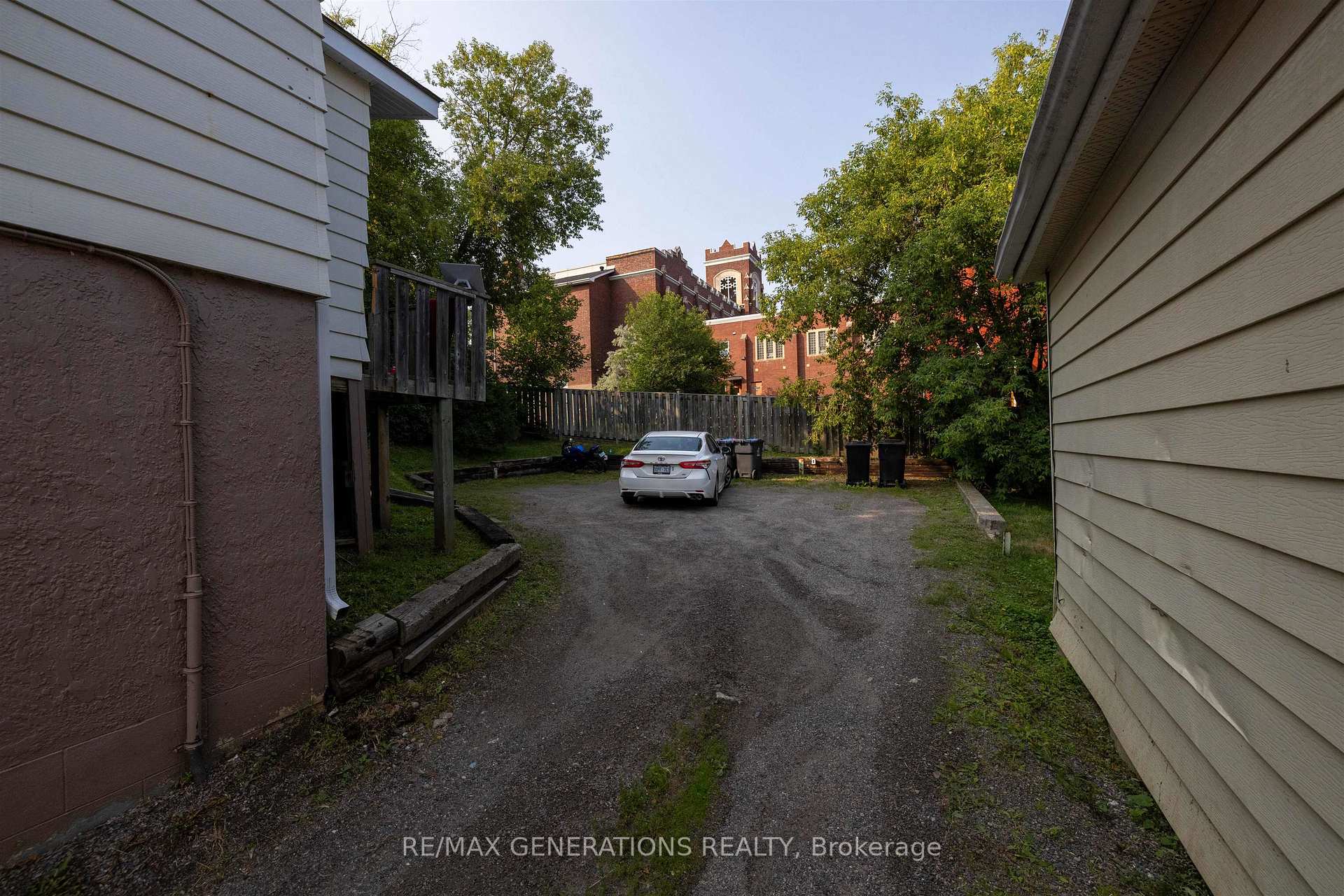 Photo 4 of 334 Pearl Street, Thunder Bay, Court / Cumberland — HOMEH