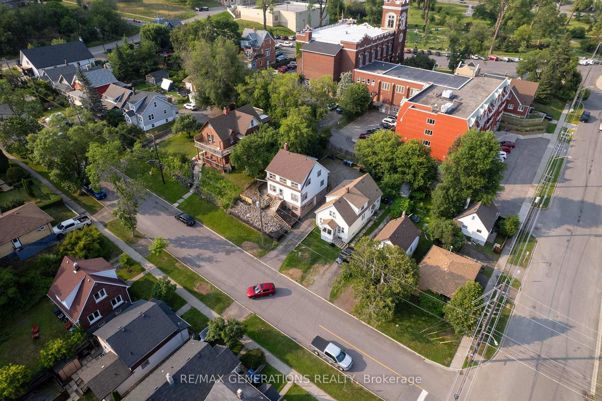 Photo 11 of 334 Pearl Street, Thunder Bay, Court / Cumberland — HOMEH