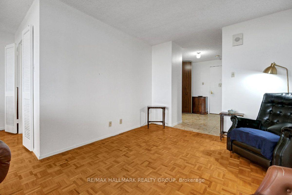 Photo 13 of Unit 2204, 505 St Laurent Boulevard, Ottawa, Viscount Alexander Park — HOMEH