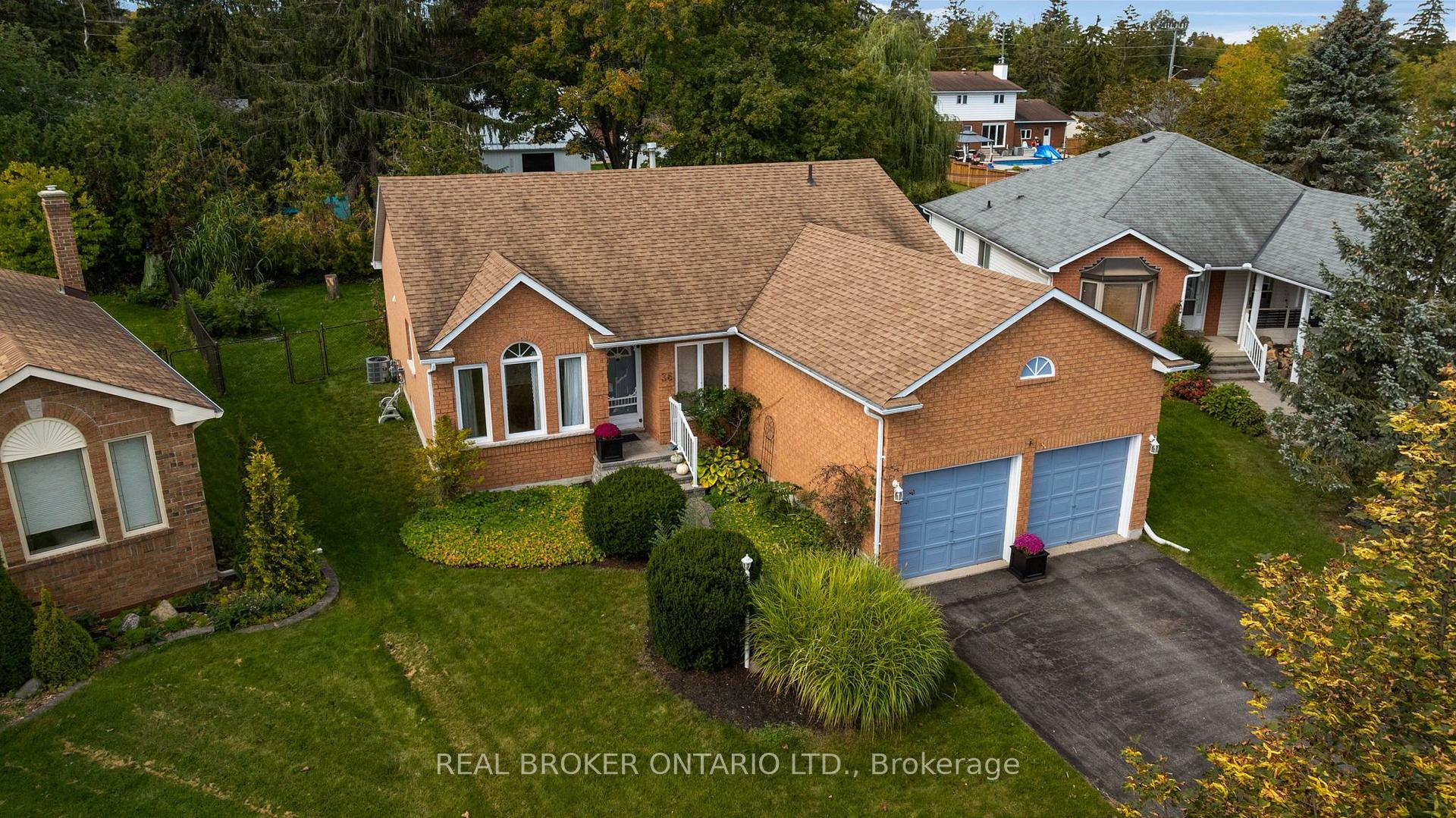 Photo 3 of 36 Webb Street, Barrie, Painswick North — HOMEH