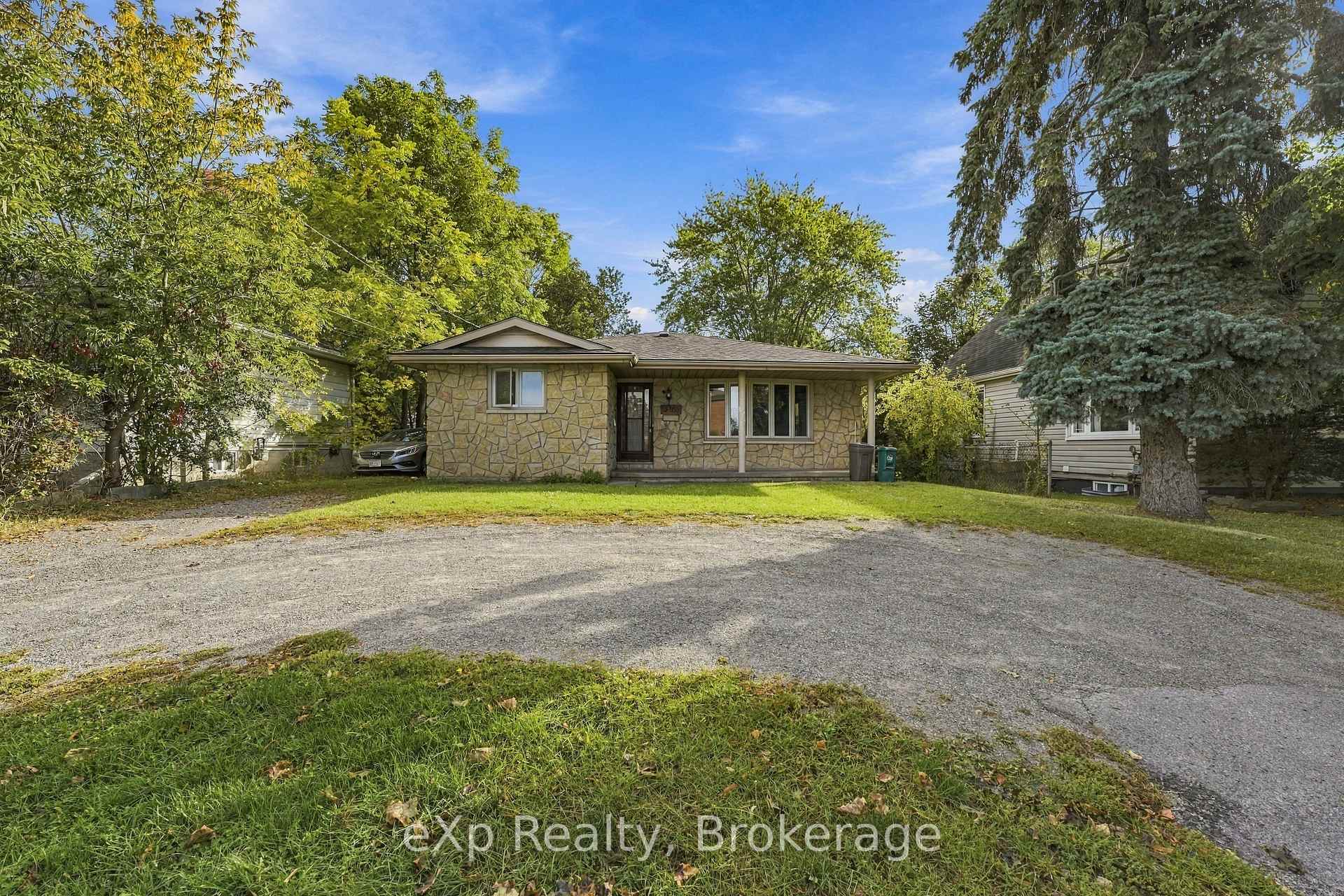Photo 2 of 501 Sidney Street, Belleville, Belleville Ward — HOMEH