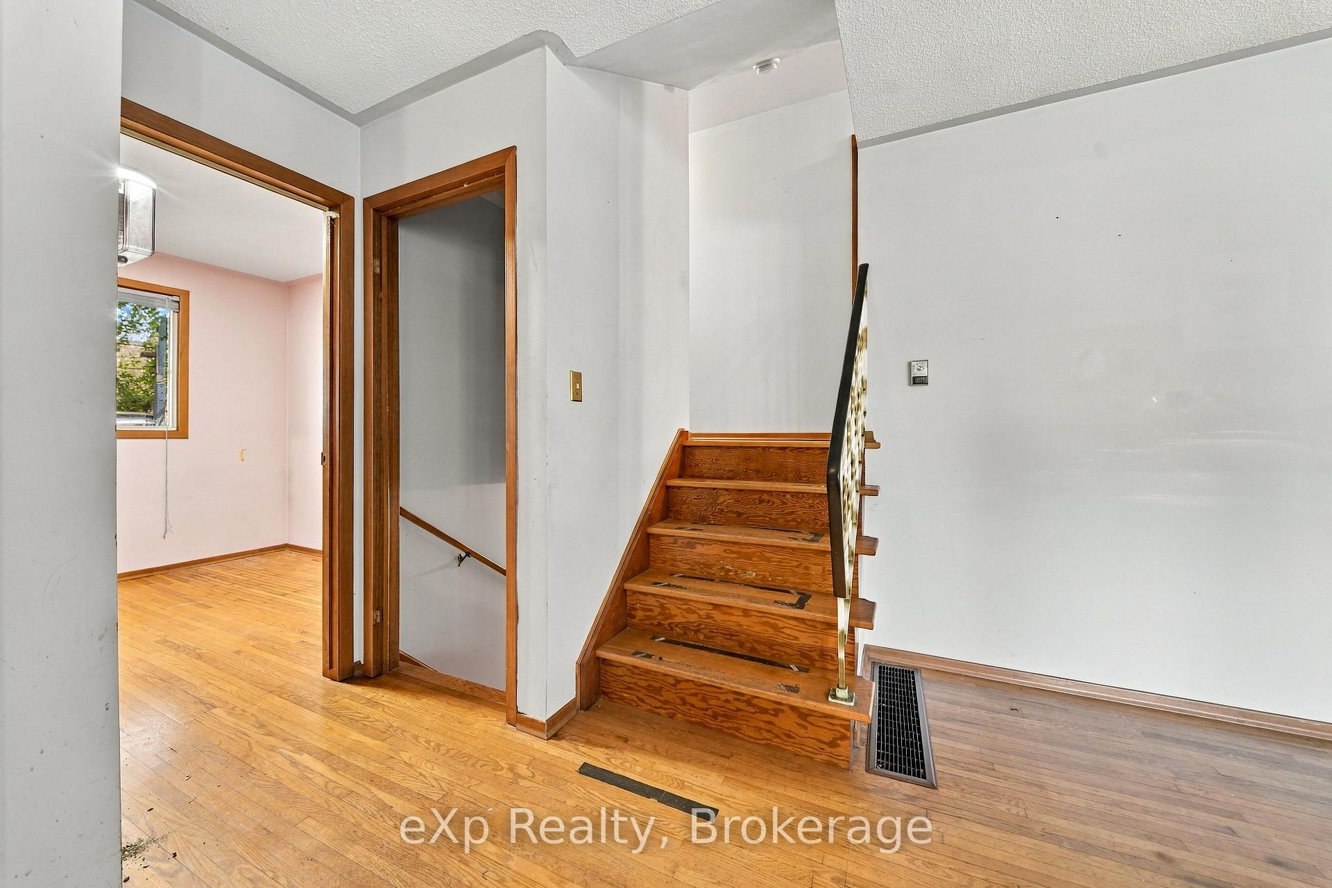 Photo 13 of 501 Sidney Street, Belleville, Belleville Ward — HOMEH