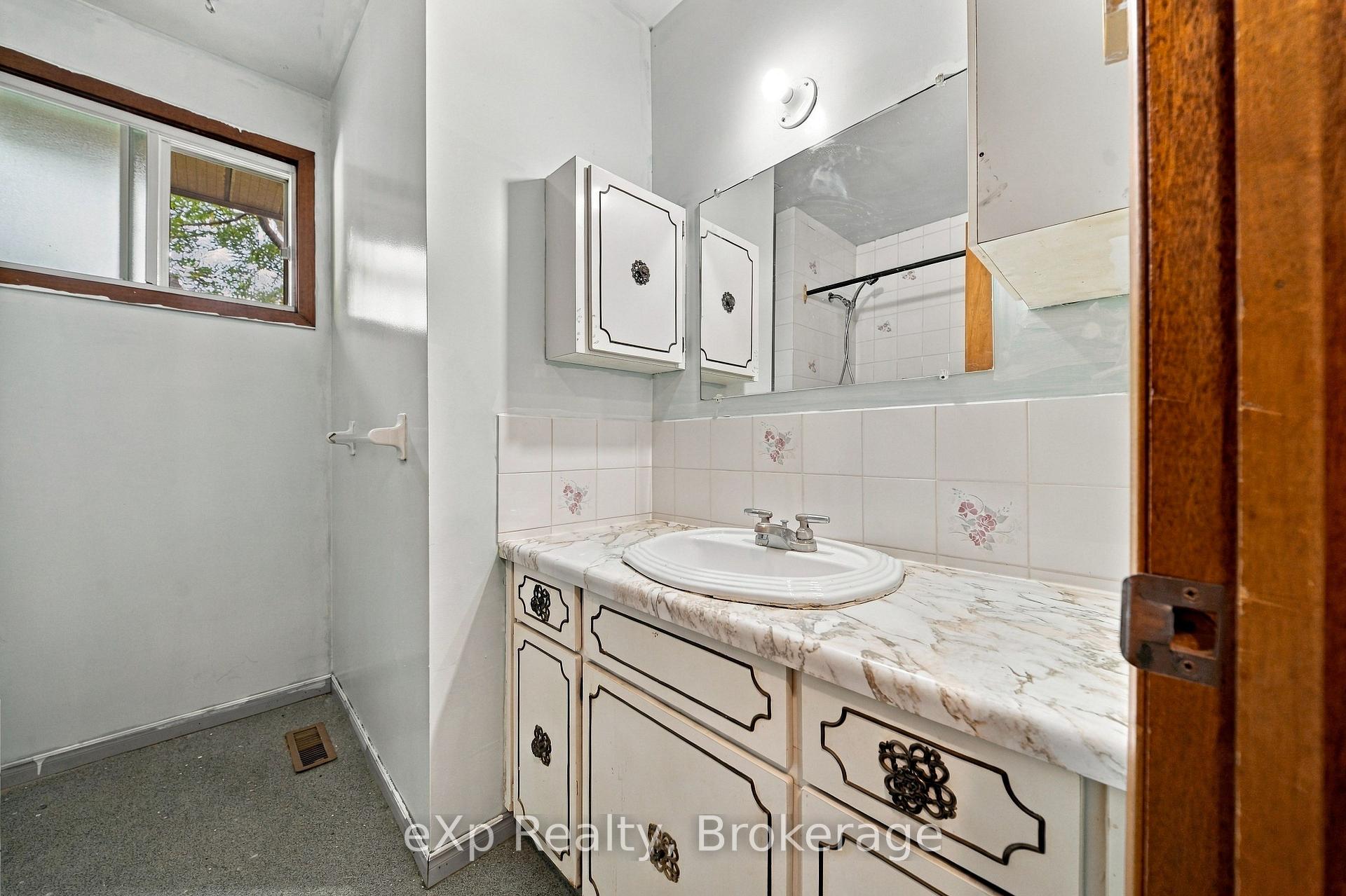 Photo 14 of 501 Sidney Street, Belleville, Belleville Ward — HOMEH