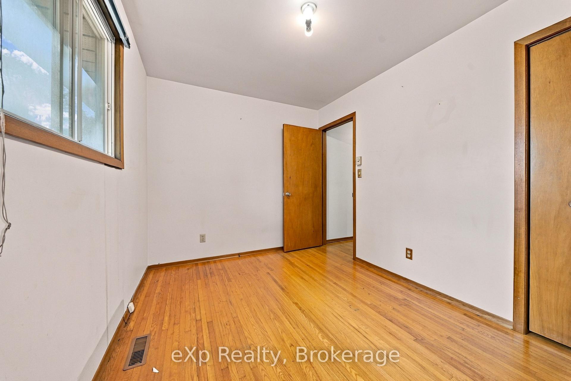 Photo 17 of 501 Sidney Street, Belleville, Belleville Ward — HOMEH