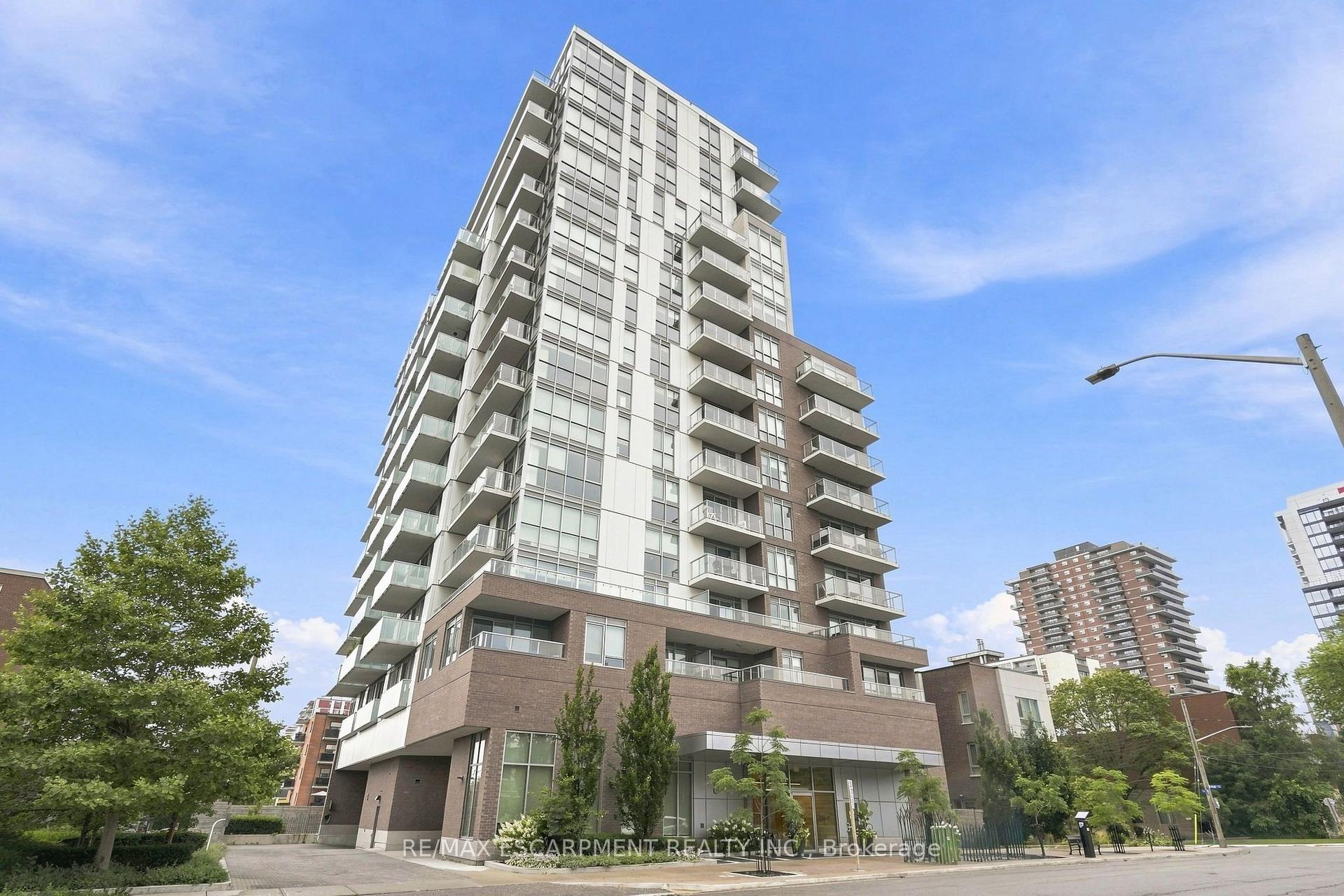 Photo 2 of Unit 902, 8 Ann Street, Mississauga, Port Credit — HOMEH