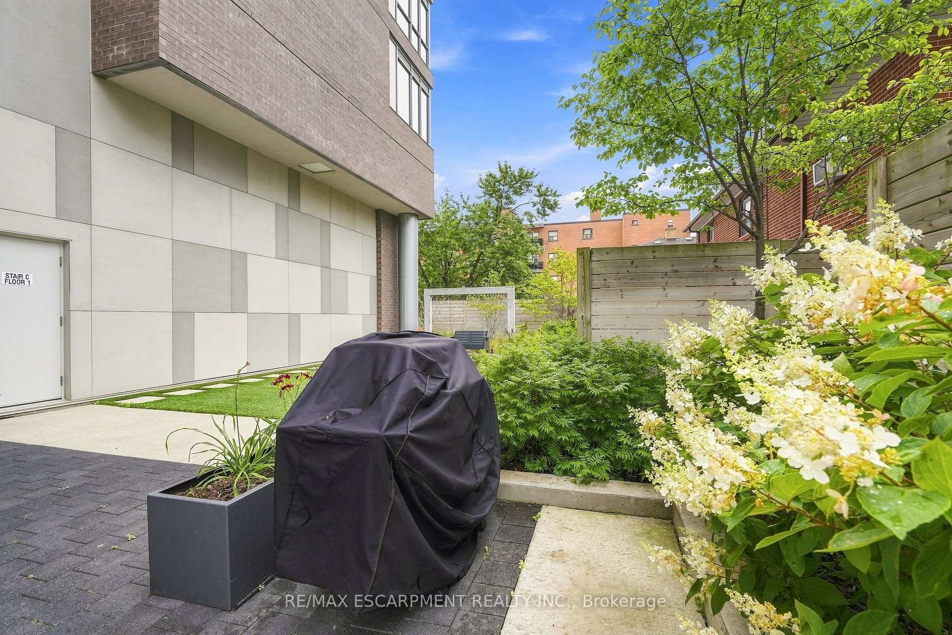 Photo 46 of Unit 902, 8 Ann Street, Mississauga, Port Credit — HOMEH