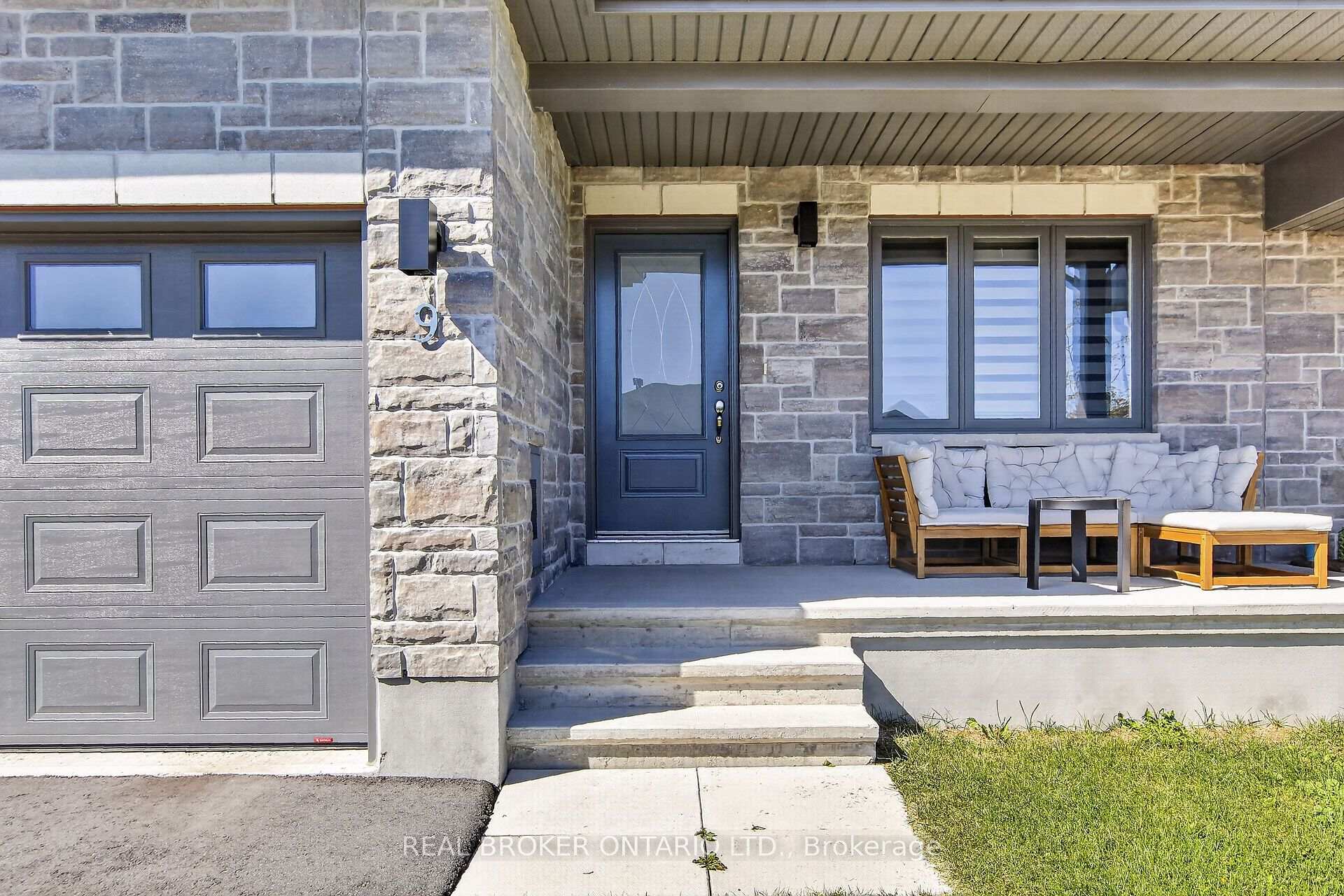 Photo 2 of 9 Yade Road, Arnprior, Arnprior — HOMEH