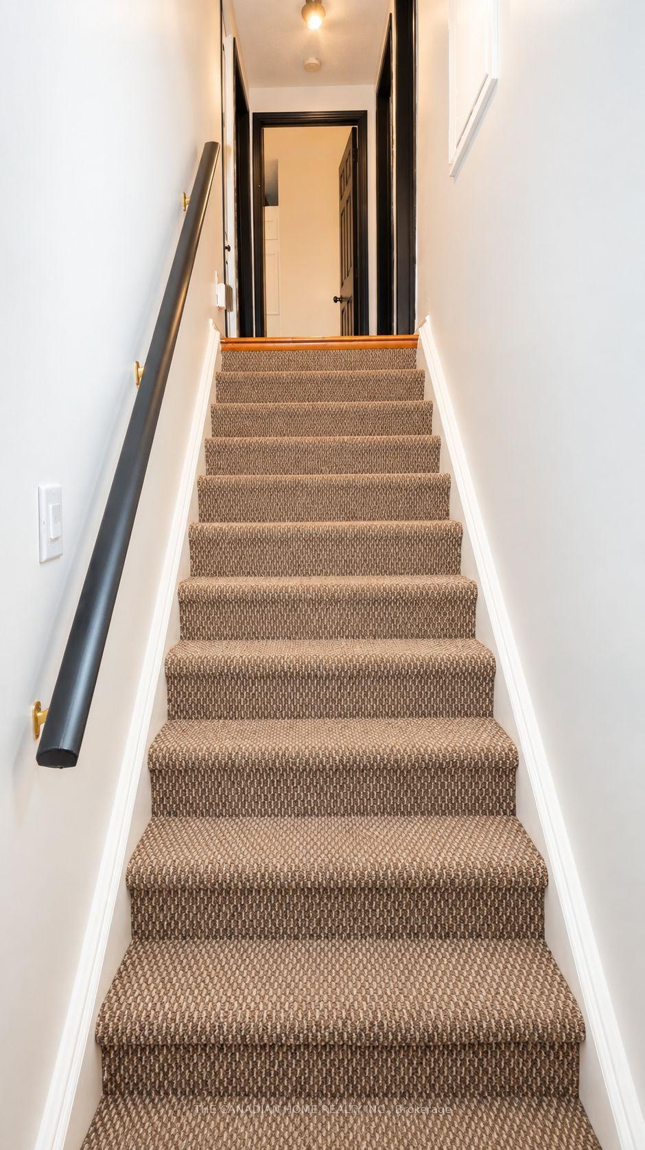 Photo 12 of 3 Dunhill Crescent N, Guelph, Willow West/Sugarbush/West Acres — HOMEH