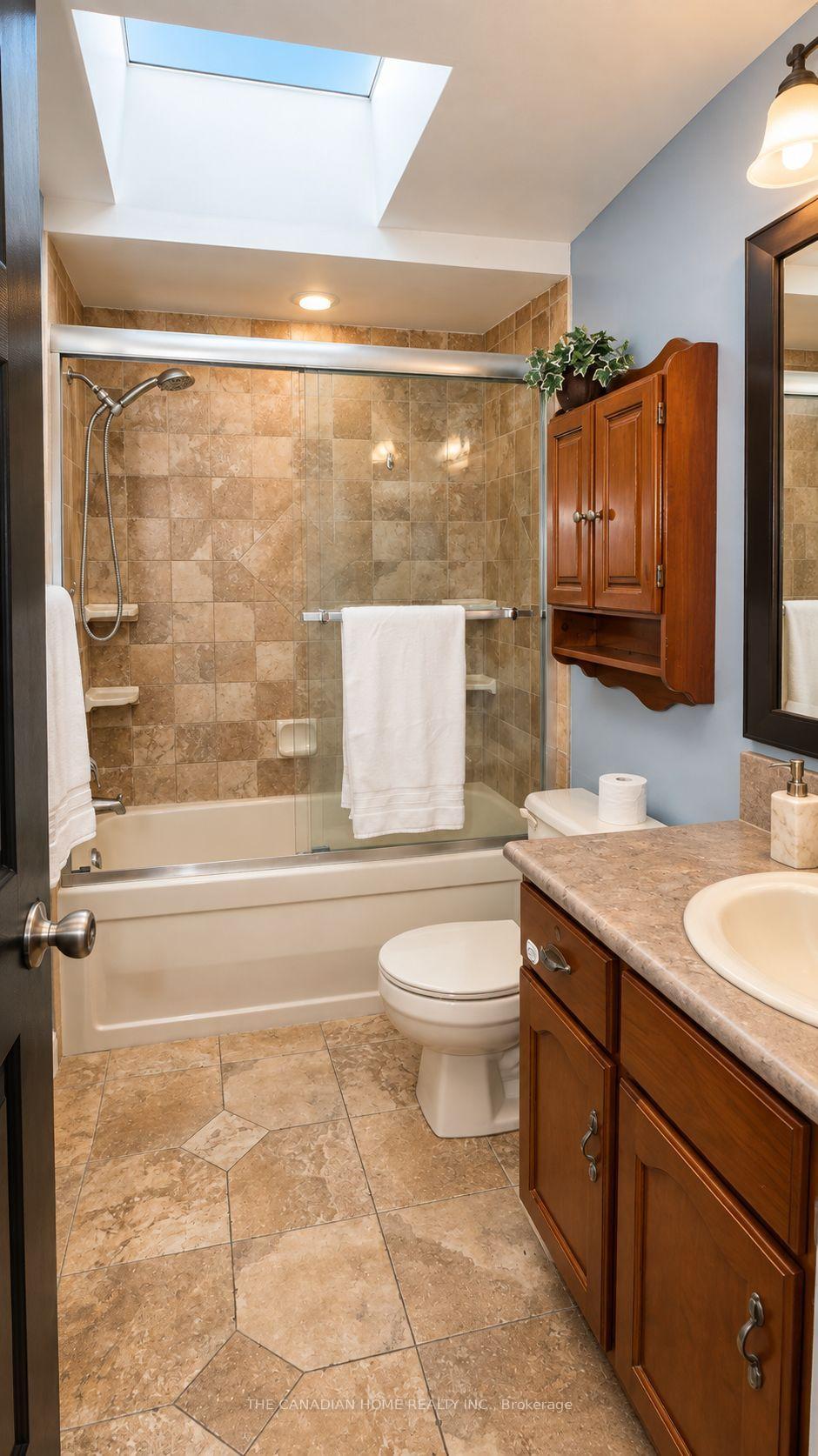 Photo 13 of 3 Dunhill Crescent N, Guelph, Willow West/Sugarbush/West Acres — HOMEH