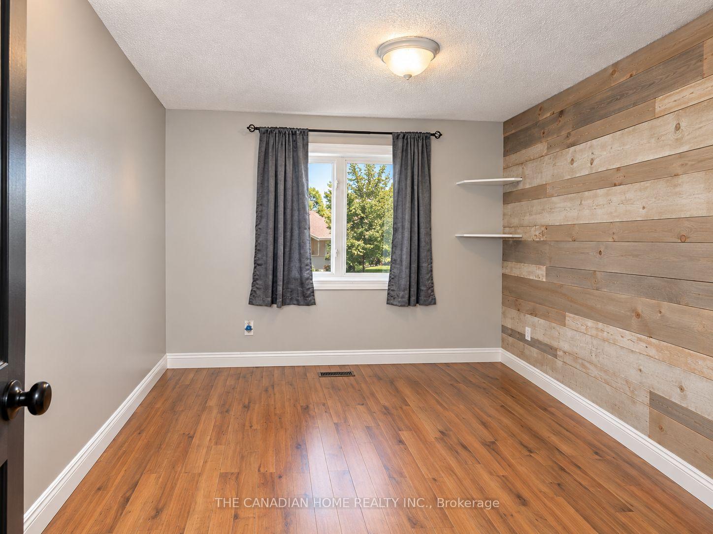 Photo 16 of 3 Dunhill Crescent N, Guelph, Willow West/Sugarbush/West Acres — HOMEH