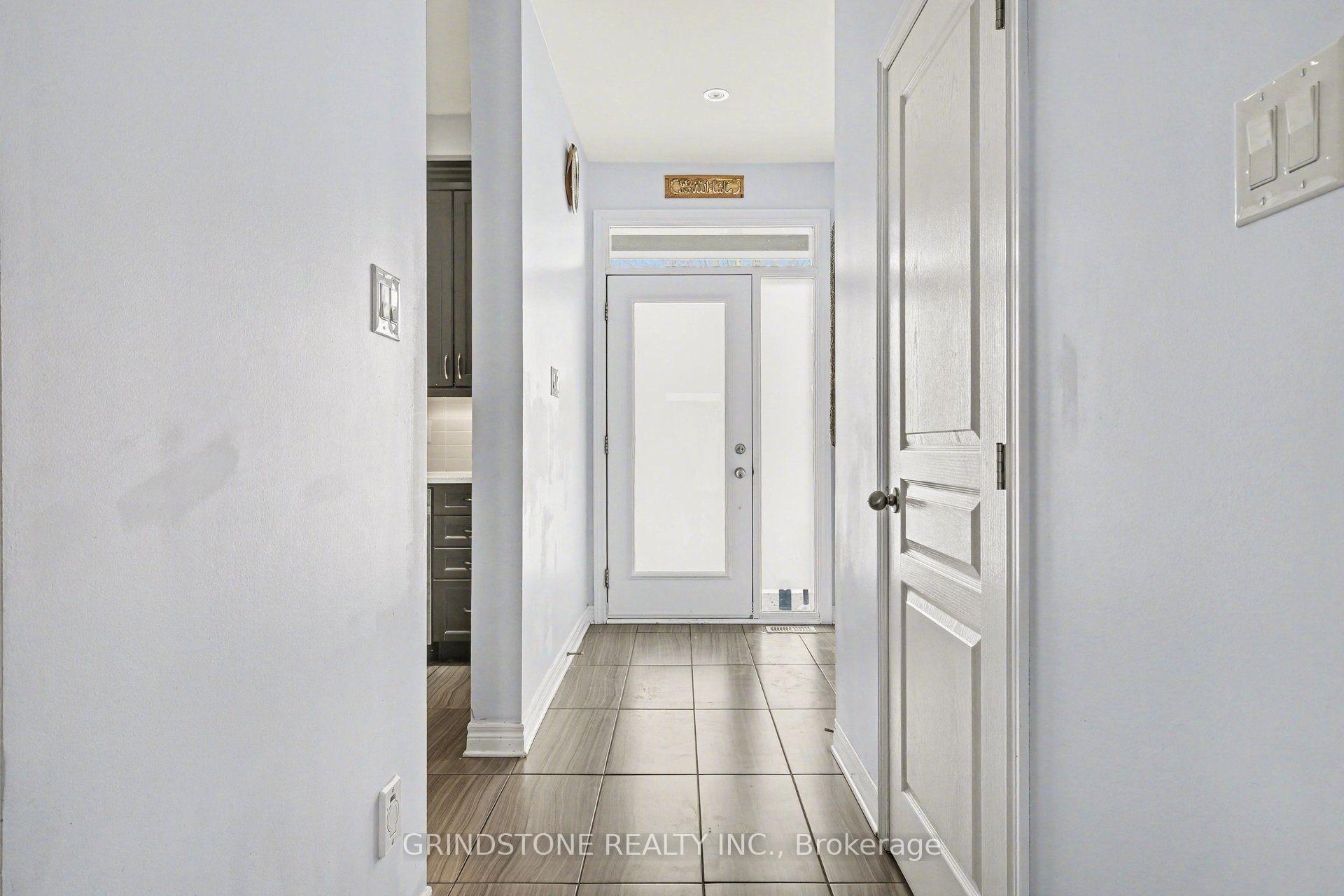 Photo 4 of 64 Watershield Ridge, Ottawa, Barrhaven - Longfields — HOMEH