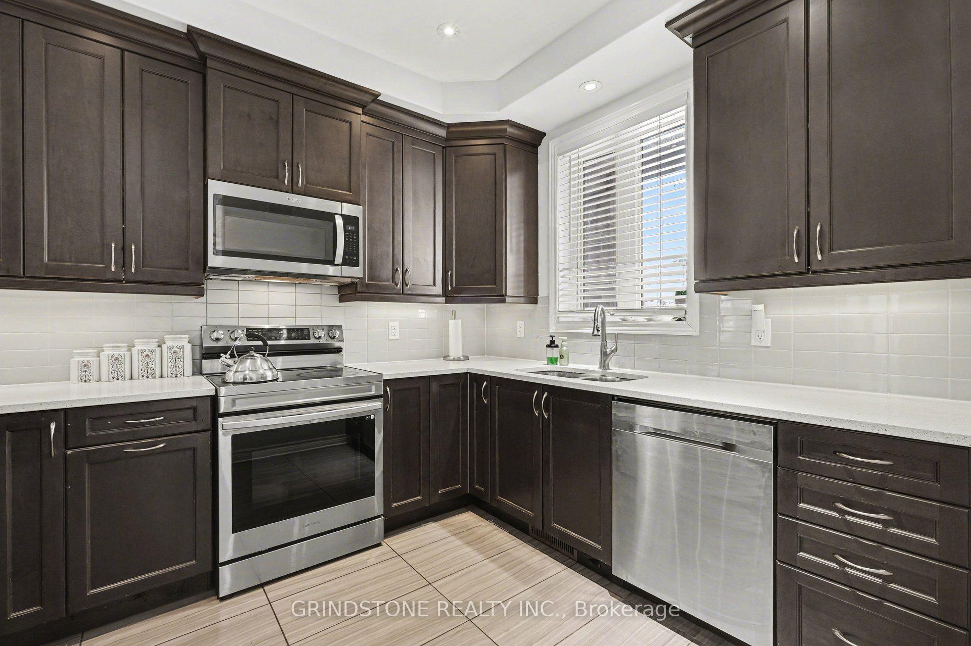 Photo 12 of 64 Watershield Ridge, Ottawa, Barrhaven - Longfields — HOMEH