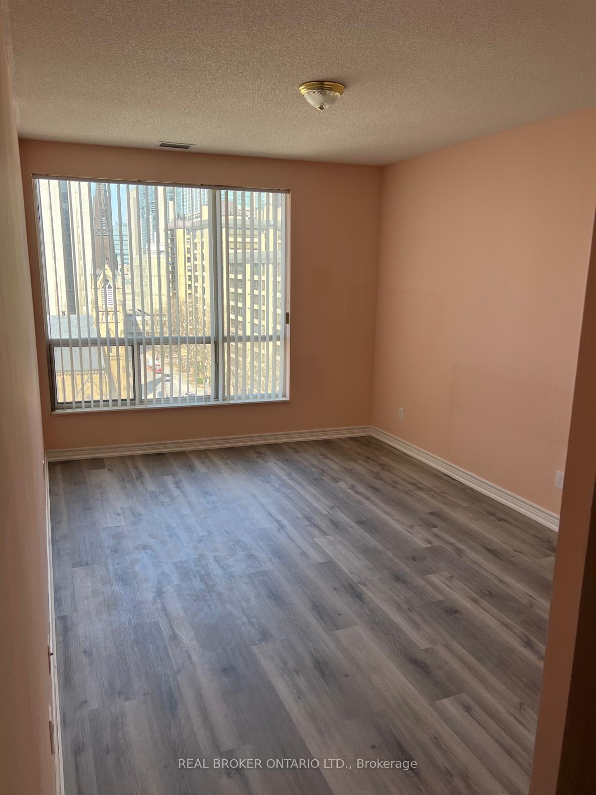 Photo 9 of Unit 1107, 152 St Patrick Street, Toronto, Kensington-Chinatown — HOMEH