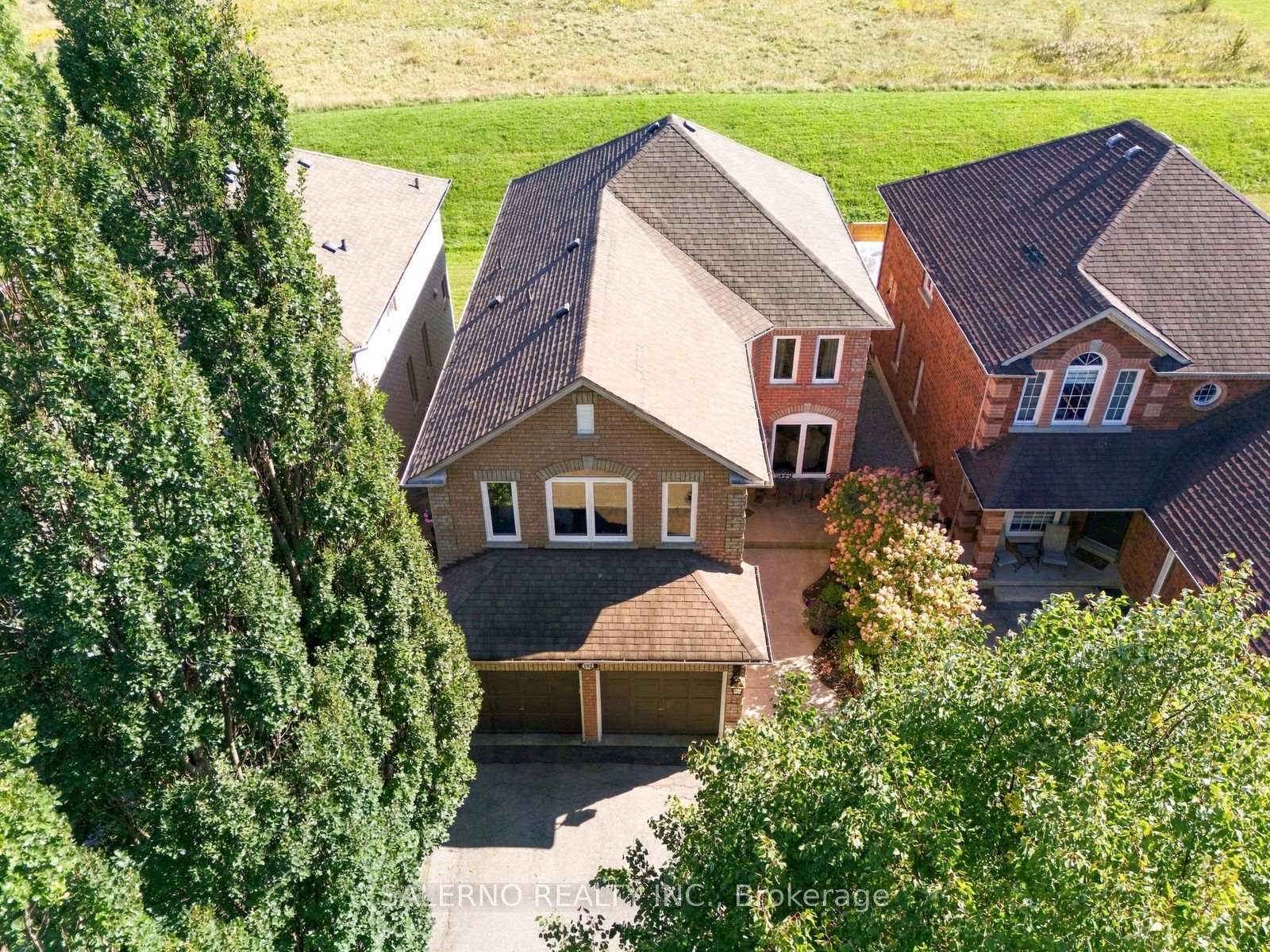 Photo 2 of 192 Veneto Drive, Vaughan, Vaughan Grove — HOMEH