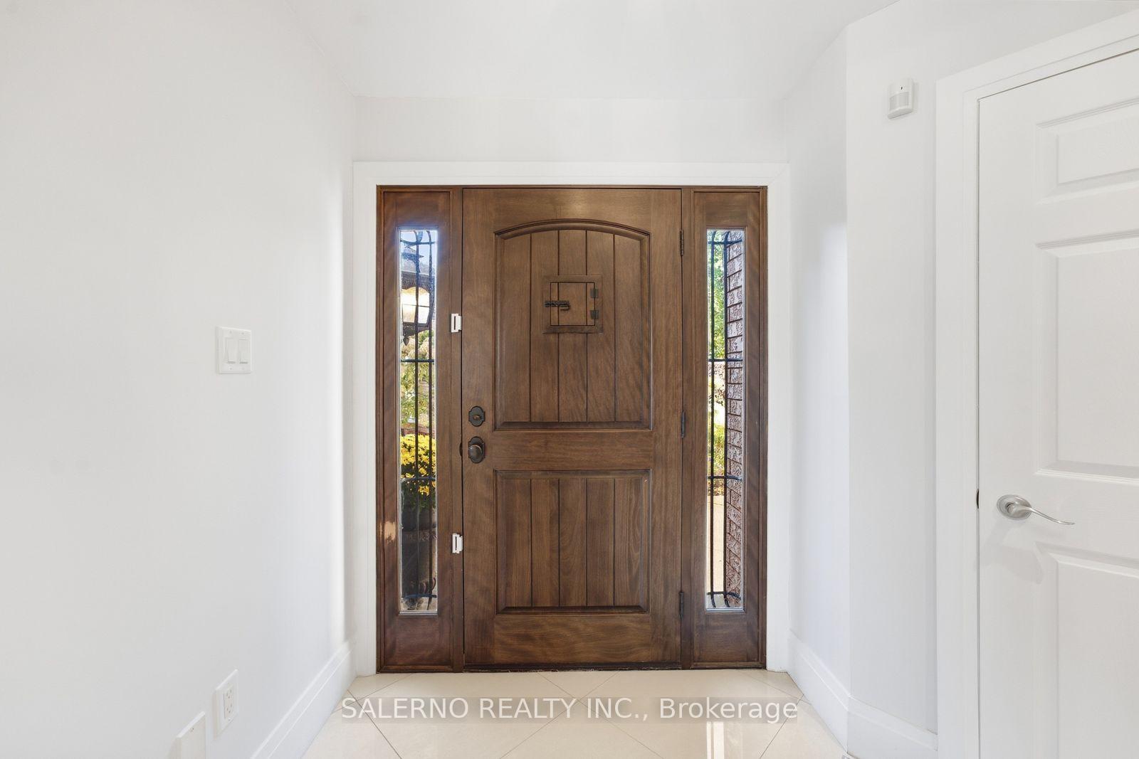Photo 7 of 192 Veneto Drive, Vaughan, Vaughan Grove — HOMEH