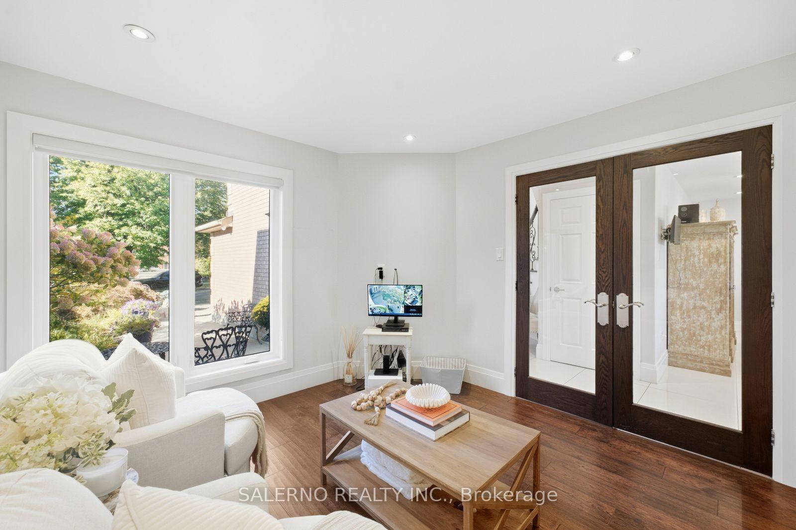 Photo 9 of 192 Veneto Drive, Vaughan, Vaughan Grove — HOMEH