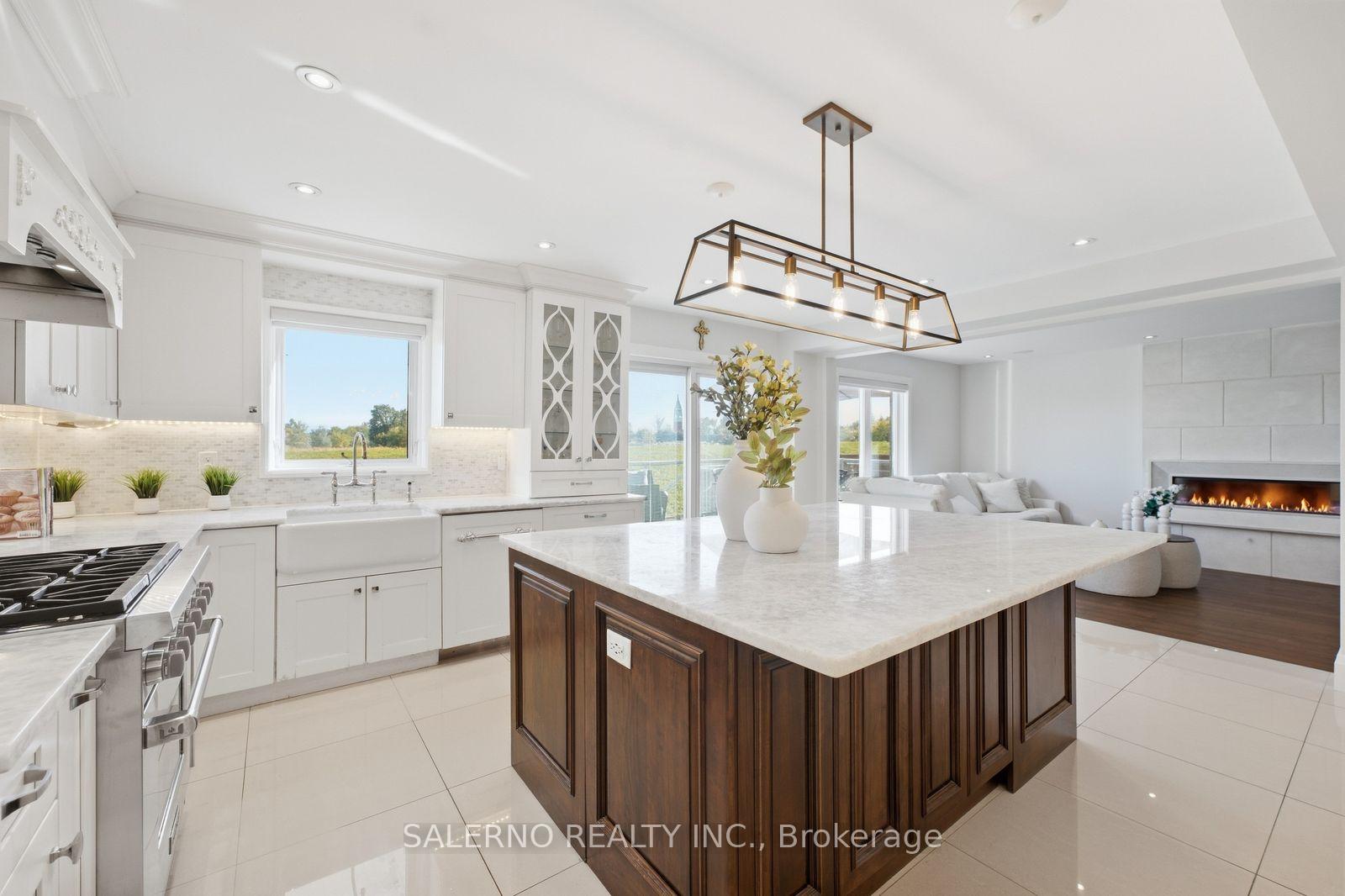 Photo 13 of 192 Veneto Drive, Vaughan, Vaughan Grove — HOMEH