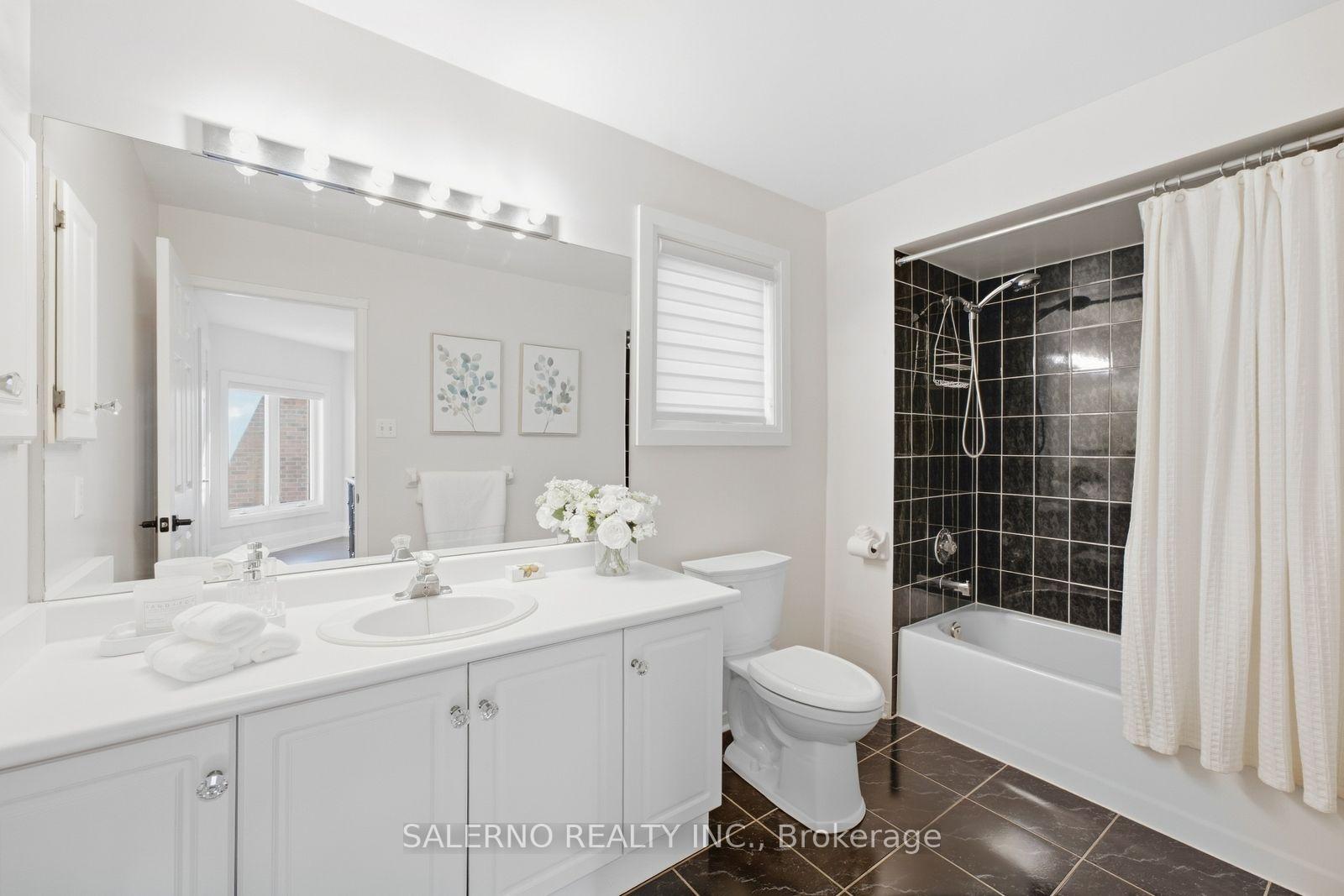 Photo 32 of 192 Veneto Drive, Vaughan, Vaughan Grove — HOMEH