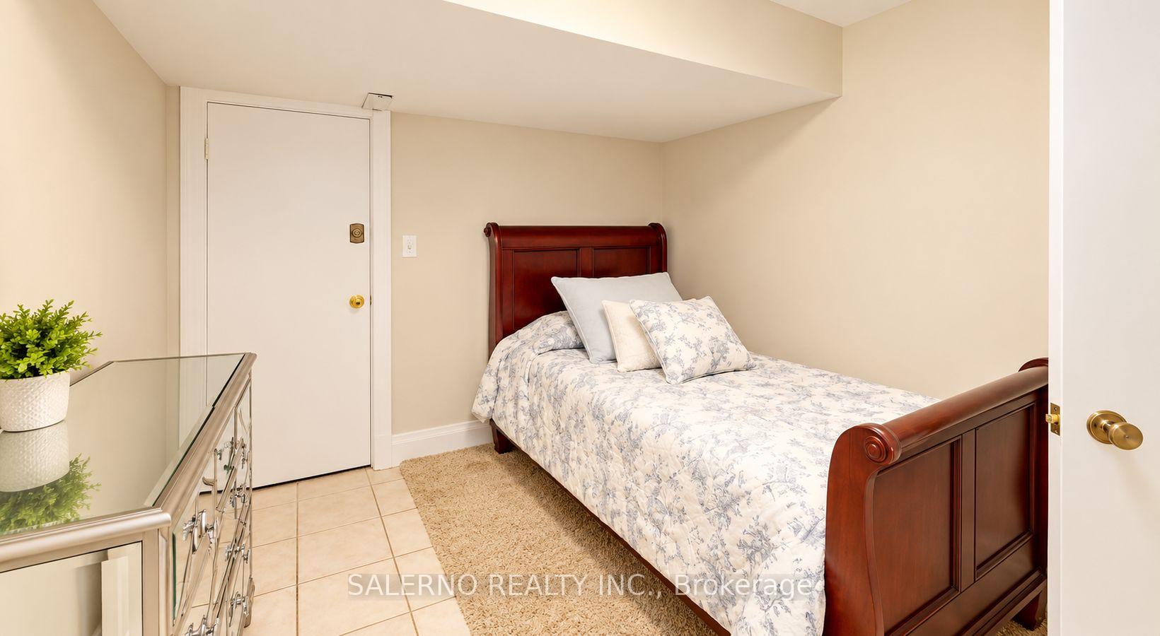 Photo 42 of 192 Veneto Drive, Vaughan, Vaughan Grove — HOMEH