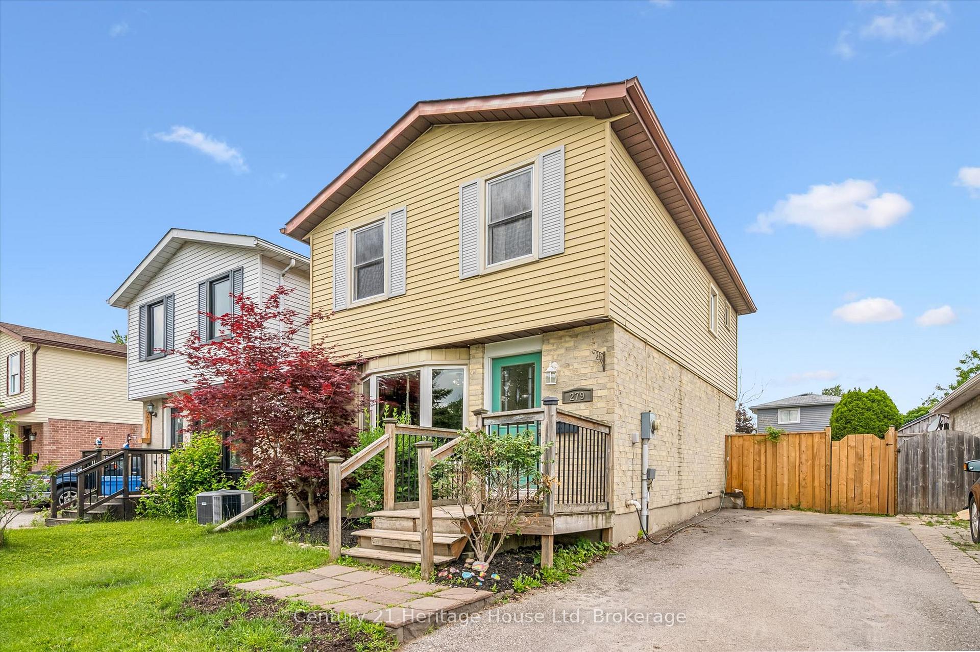 Photo 3 of 279 Strathallan Street, Centre Wellington, Fergus — HOMEH