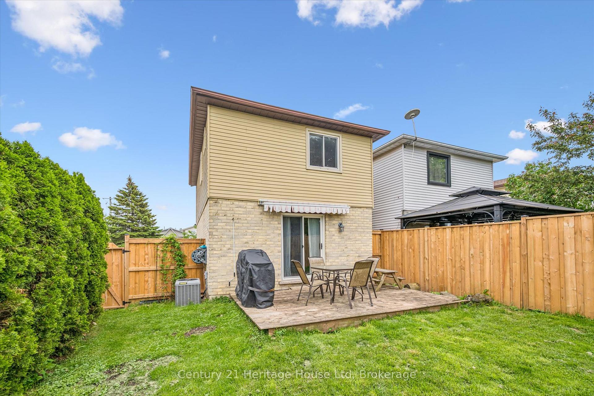 Photo 30 of 279 Strathallan Street, Centre Wellington, Fergus — HOMEH