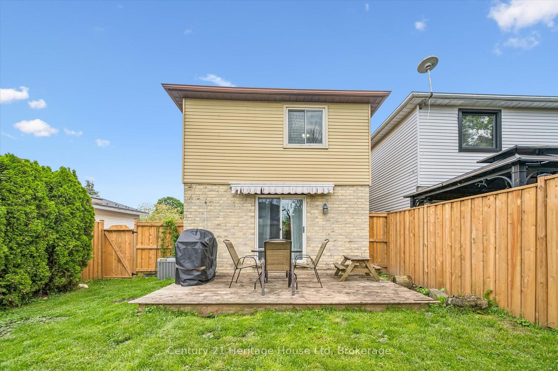 Photo 31 of 279 Strathallan Street, Centre Wellington, Fergus — HOMEH