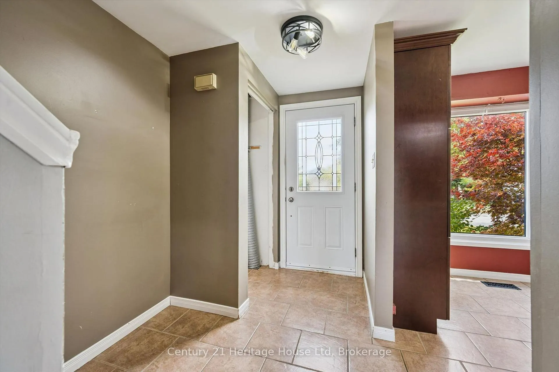 Photo 6 of 279 Strathallan Street, Centre Wellington, Fergus — HOMEH