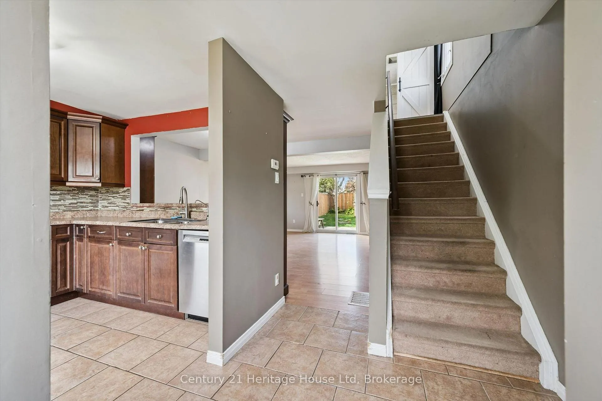 Photo 7 of 279 Strathallan Street, Centre Wellington, Fergus — HOMEH