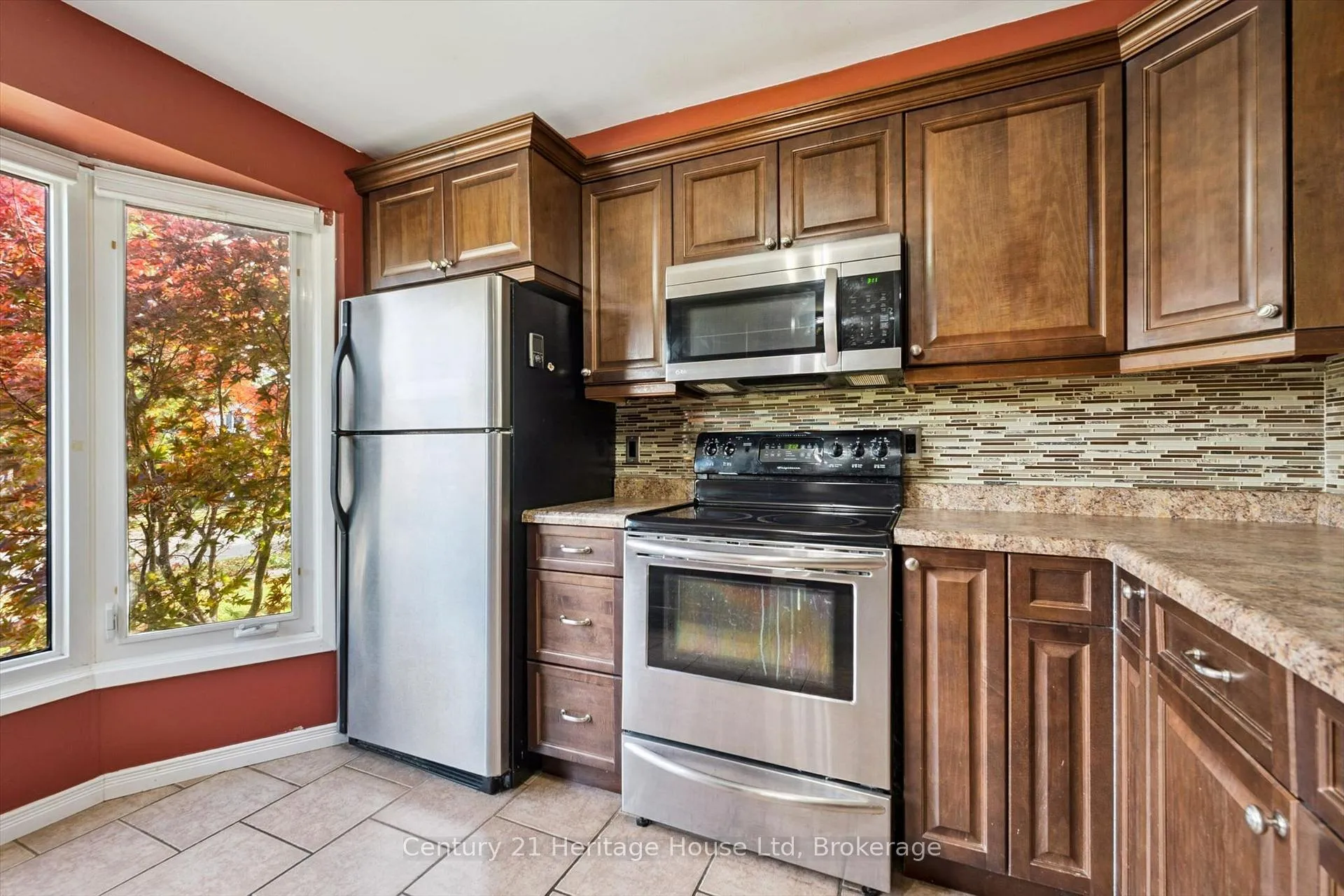 Photo 9 of 279 Strathallan Street, Centre Wellington, Fergus — HOMEH