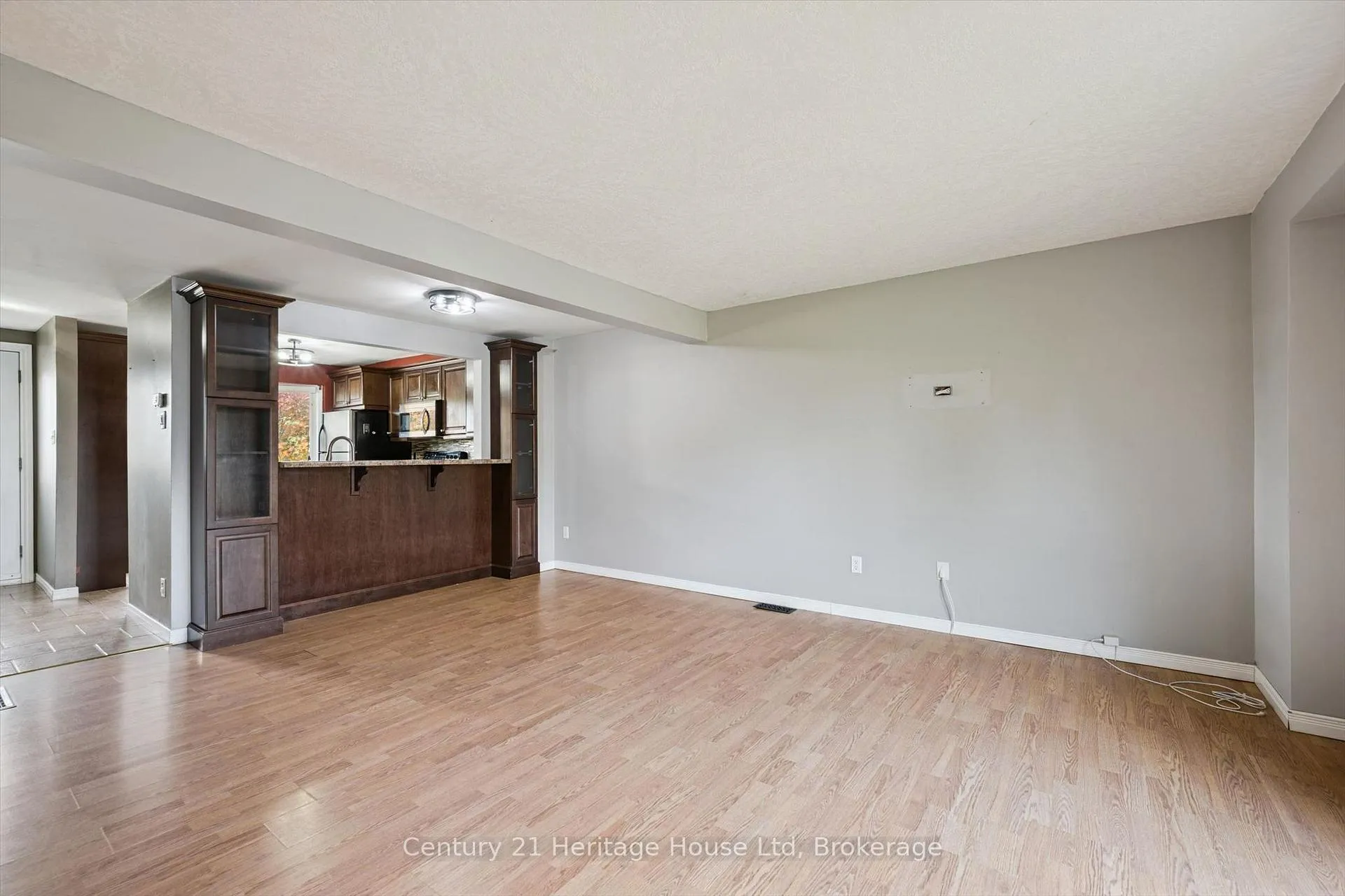 Photo 11 of 279 Strathallan Street, Centre Wellington, Fergus — HOMEH