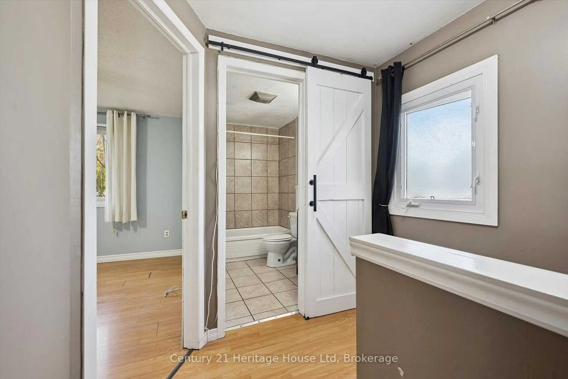 Photo 25 of 279 Strathallan Street, Centre Wellington, Fergus — HOMEH