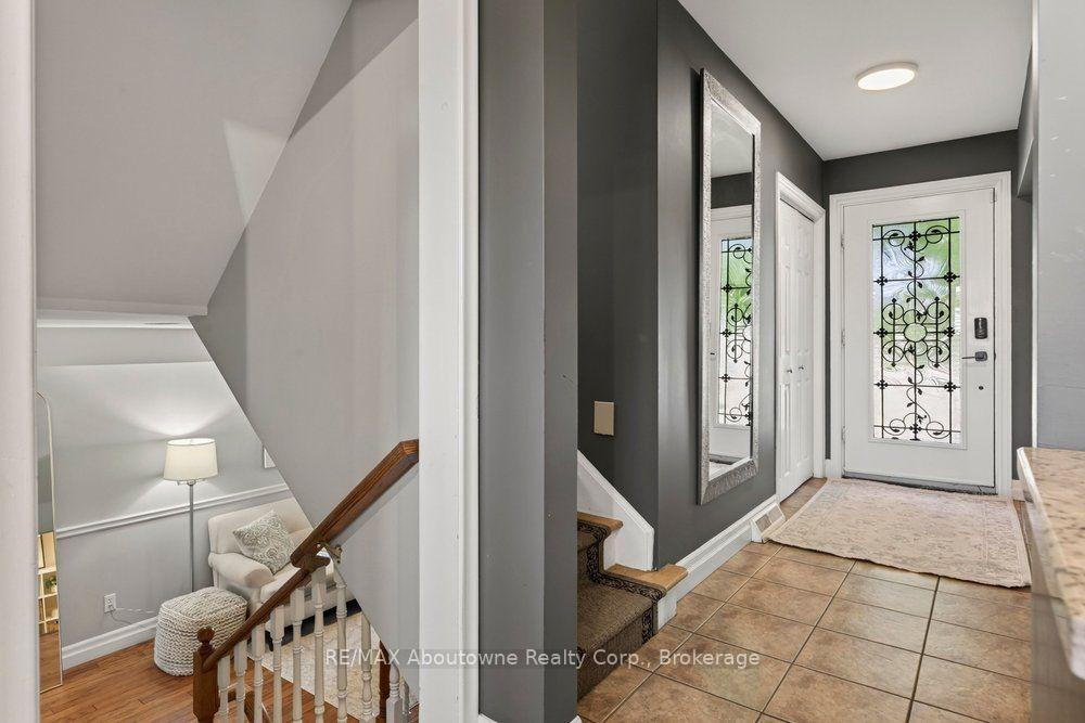 Photo 15 of 418 Fairlawn Crescent, Burlington, Shoreacres — HOMEH