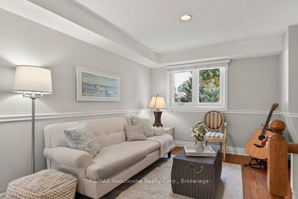 Photo 24 of 418 Fairlawn Crescent, Burlington, Shoreacres — HOMEH
