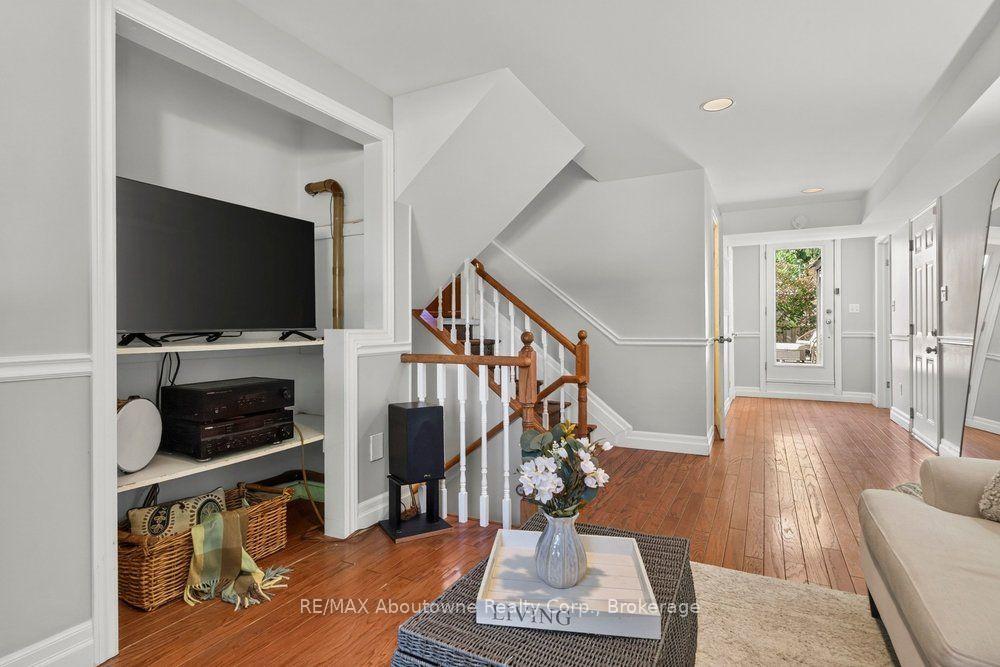 Photo 26 of 418 Fairlawn Crescent, Burlington, Shoreacres — HOMEH