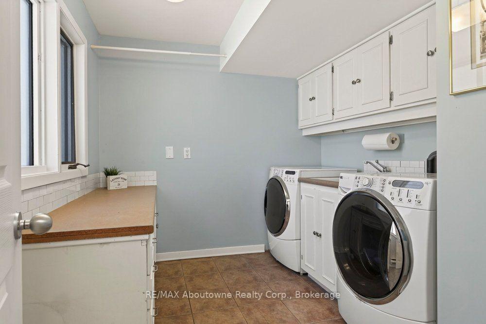 Photo 27 of 418 Fairlawn Crescent, Burlington, Shoreacres — HOMEH