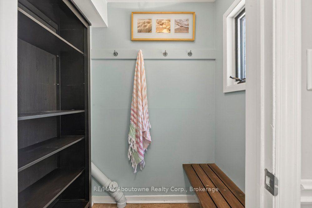 Photo 29 of 418 Fairlawn Crescent, Burlington, Shoreacres — HOMEH